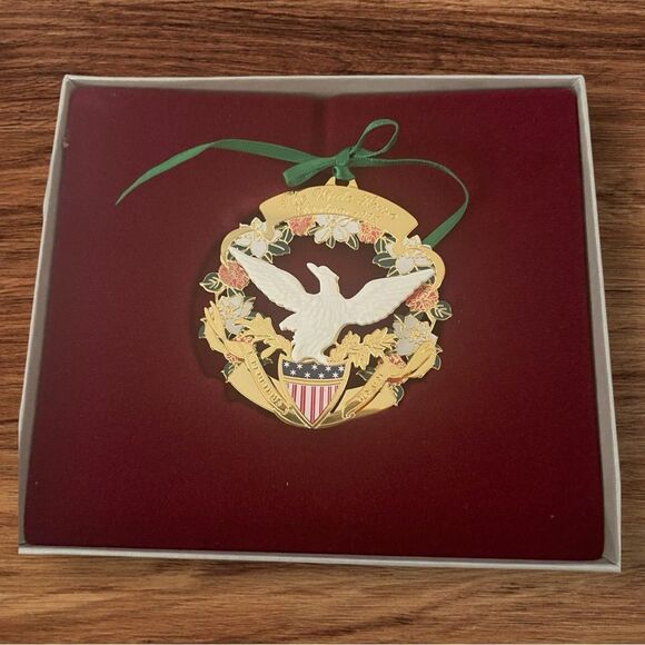 WHITE HOUSEE ORNAMENT 1998 - Picture 2 of 3